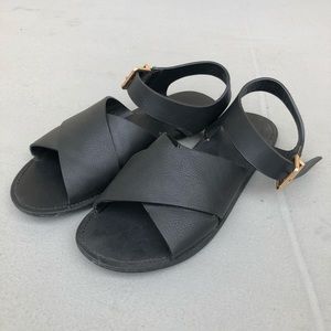 Black Criss Cross Strap Flat Sandals
